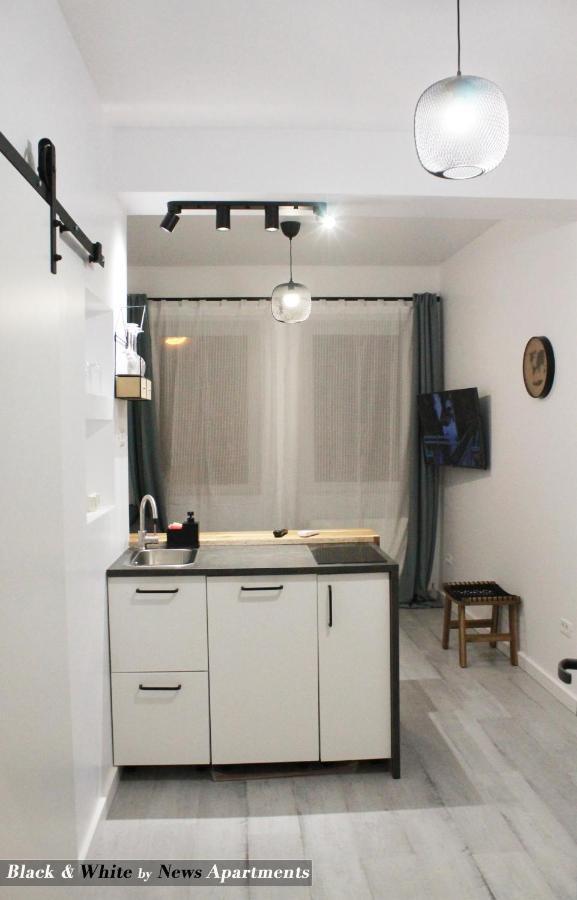 Black & White - News Apartment 부쿠레슈티 외부 사진